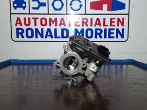 Used Throttle body Renault Clio IV Estate/Grandtour (7R) 1.2 TCE 16V EDC Price € 30,25 Inclusive VAT offered by Automaterialen Ronald Morien B.V.