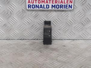 Used Glow plug relay Volvo V40 (MV) 1.6 D2 Price € 30,00 Margin scheme offered by Automaterialen Ronald Morien B.V.
