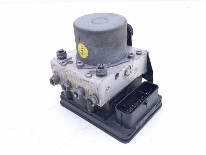 Used ABS pump Skoda Fabia II (5J) 1.4 TDI 80 Price € 95,00 Margin scheme offered by Automaterialen Ronald Morien B.V.