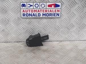 Used Steering wheel mounted radio control Ford Transit Connect 1.8 Tddi Price € 35,00 Margin scheme offered by Automaterialen Ronald Morien B.V.