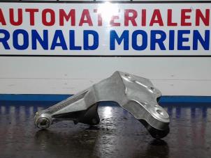 Used Power steering pump bracket Volkswagen Touareg Price € 30,25 Inclusive VAT offered by Automaterialen Ronald Morien B.V.