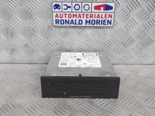 Używane Radioodtwarzacz CD Volkswagen Polo V (6R) Cena € 325,00 Procedura marży oferowane przez Automaterialen Ronald Morien B.V.