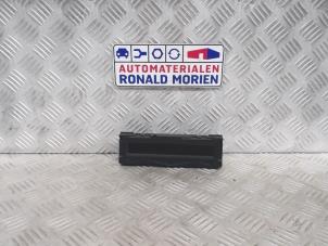 Usados Controlador de pantalla multimedia Opel Insignia Precio € 59,00 Norma de margen ofrecido por Automaterialen Ronald Morien B.V.