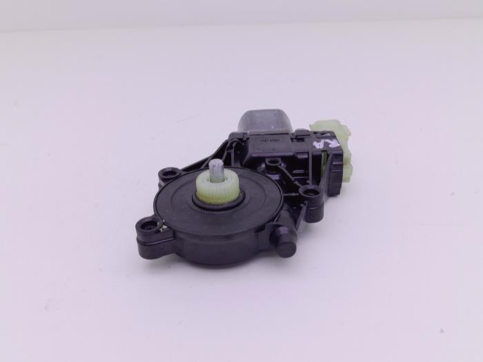 Usados Motor de ventanilla de puerta Ford B-Max (JK8) 1.6 Ti-VCT 16V Precio € 49,00 Norma de margen ofrecido por Automaterialen Ronald Morien B.V.