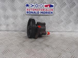 Usagé Pompe direction assistée Renault Kangoo (KC) 1.6 16V Prix € 60,00 Règlement à la marge proposé par Automaterialen Ronald Morien B.V.
