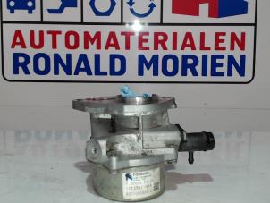 Usados Bomba de vacío (diésel) Mercedes A (W176) 1.5 A-180 CDI, A-180d 16V Precio € 75,00 Norma de margen ofrecido por Automaterialen Ronald Morien B.V.