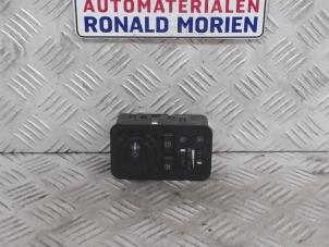 Used Light switch Opel Frontera (6B) 2.2i 16V Price € 80,00 Margin scheme offered by Automaterialen Ronald Morien B.V.