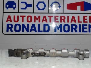 Usados Distribuidor de combustible Hyundai i30 (FD) 1.6 CRDi 16V VGT HP Precio € 50,00 Norma de margen ofrecido por Automaterialen Ronald Morien B.V.