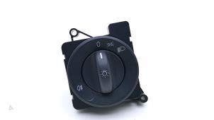 Usados Interruptor de luz Mercedes Sprinter 3,5t (906.13/906.23) Precio € 10,00 Norma de margen ofrecido por Automaterialen Ronald Morien B.V.