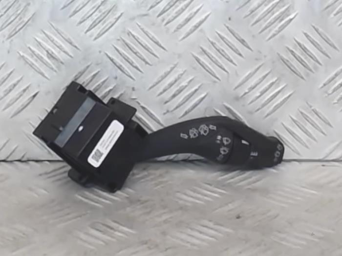 Interruptor de limpiaparabrisas de un Ford C-Max 2016