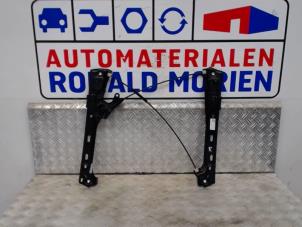 Used Window mechanism 2-door, front right Smart Fortwo Coupé (453.3) 1.0 12V Price € 50,00 Margin scheme offered by Automaterialen Ronald Morien B.V.
