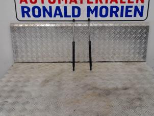 Used Set of tailgate gas struts Smart Fortwo Coupé (453.3) 1.0 12V Price € 20,00 Margin scheme offered by Automaterialen Ronald Morien B.V.