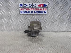 Usados Bomba de vacío (diésel) Renault Clio Precio € 40,00 Norma de margen ofrecido por Automaterialen Ronald Morien B.V.