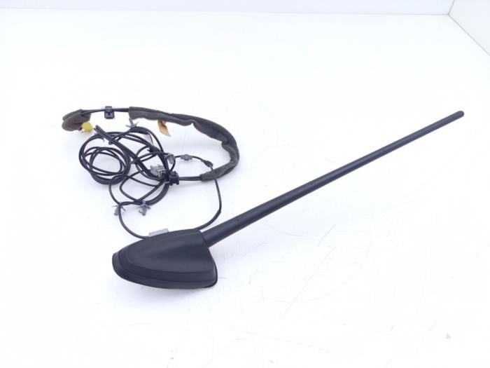 Używane Antena Renault Koleos I 2.5 16V 4x4 Cena € 30,00 Procedura marży oferowane przez Automaterialen Ronald Morien B.V.
