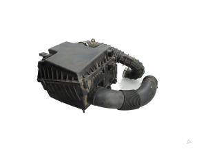 Usados Cuerpo de filtro de aire Volkswagen Amarok 2.0 BiTDI 16V 180 4Motion Precio € 175,00 IVA incluido ofrecido por Automaterialen Ronald Morien B.V.