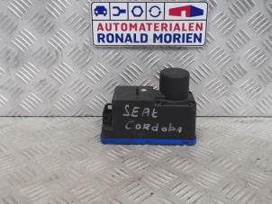 Usagé Pompe à vide verrouillage électrique des portes Seat Cordoba Prix € 50,00 Règlement à la marge proposé par Automaterialen Ronald Morien B.V.