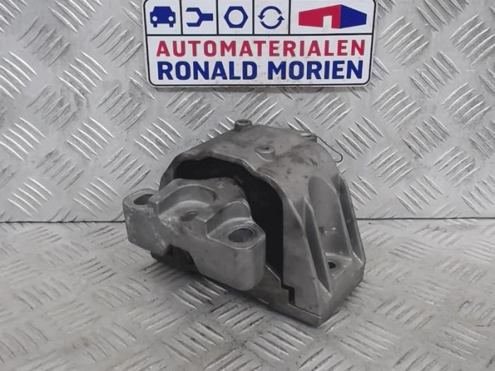Gebrauchte Motorlager Volkswagen Golf Preis € 30,00 Margenregelung angeboten von Automaterialen Ronald Morien B.V.