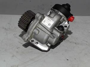 Usagé Pompe diesel Volkswagen Golf VII (AUA) 1.6 TDI BlueMotion 16V Prix € 195,00 Règlement à la marge proposé par Automaterialen Ronald Morien B.V.