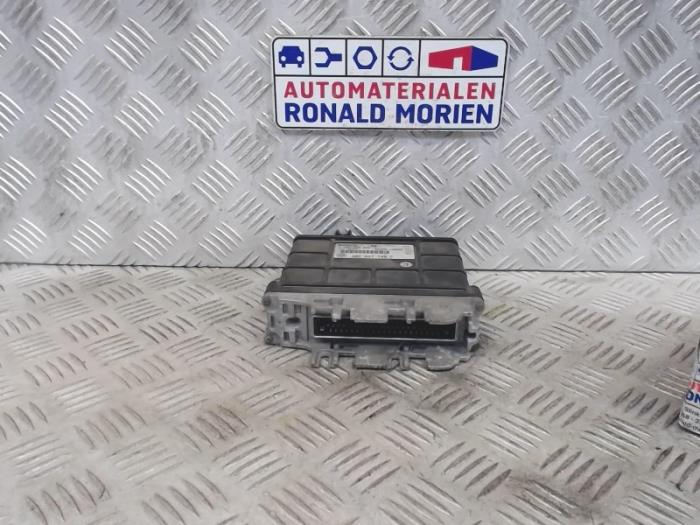 Ordenador de caja automática de un Volkswagen Polo III (6N1) 1.4i 60 1997