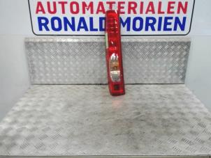 Używane Tylne swiatlo pozycyjne lewe Renault Trafic New (FL) 2.0 dCi 16V 115 Cena € 35,00 Procedura marży oferowane przez Automaterialen Ronald Morien B.V.