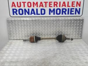 Used Front drive shaft, left Opel Vivaro 2.0 CDTI Price € 75,00 Margin scheme offered by Automaterialen Ronald Morien B.V.