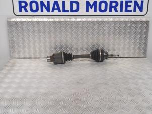 Used Front drive shaft, left Ssang Yong Rodius 2.0 e-200 Xdi 16V 4WD Price € 125,00 Margin scheme offered by Automaterialen Ronald Morien B.V.