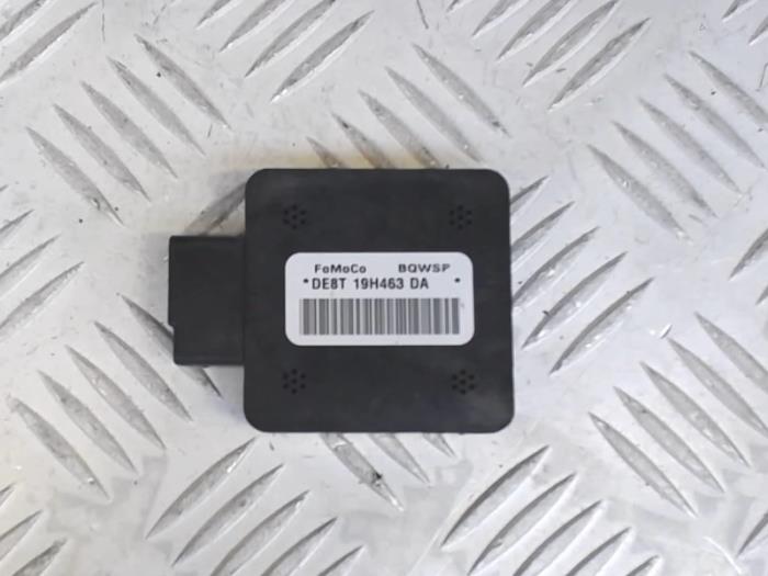 Używane Antena GPS Ford B-Max (JK8) 1.6 Ti-VCT 16V Van Cena € 15,00 Procedura marży oferowane przez Automaterialen Ronald Morien B.V.