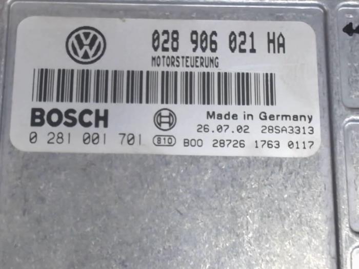 Ordinateur gestion moteur d'un Volkswagen Caddy 2000