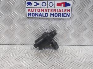 Używane Dodatkowa pompa wodna BMW Z4 Roadster (E85) 2.0 16V Cena € 40,00 Procedura marży oferowane przez Automaterialen Ronald Morien B.V.