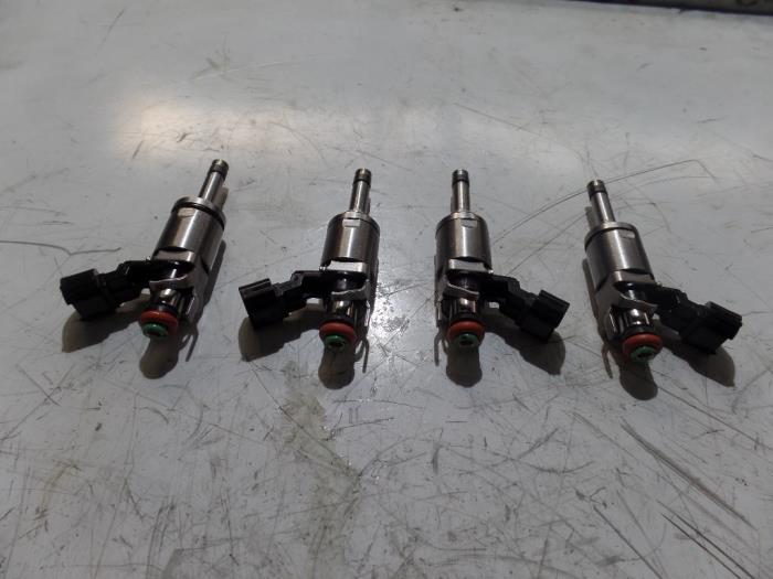 Usagé Injecteur (injection essence) Renault Scénic III (JZ) 1.2 16V TCe 130 Prix € 35,00 Règlement à la marge proposé par Automaterialen Ronald Morien B.V.
