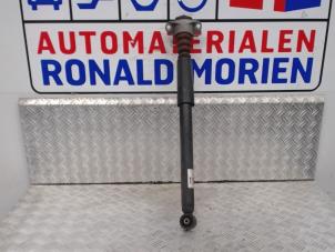 Usagé Amortisseur arrière gauche Skoda Rapid 1.4 TDI 12V Prix € 29,00 Règlement à la marge proposé par Automaterialen Ronald Morien B.V.