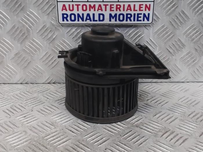 Heizung Belüftungsmotor van een Volkswagen Golf IV (1J1) 1.4 16V 2000