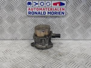 Usados Bomba de vacío de servofreno Renault Clio Precio € 60,00 Norma de margen ofrecido por Automaterialen Ronald Morien B.V.