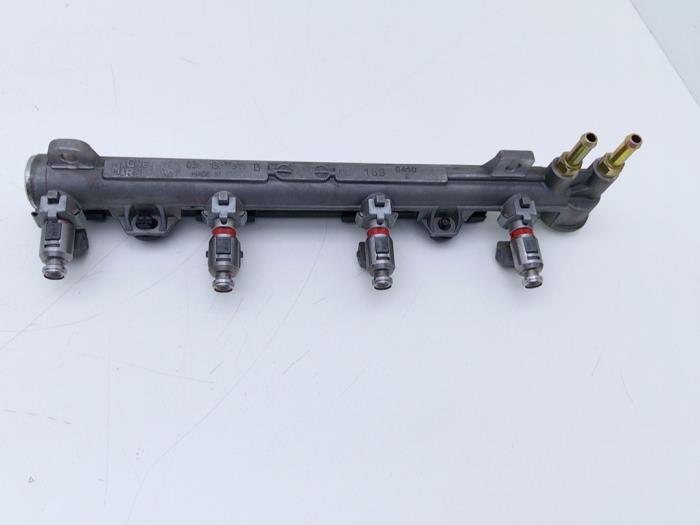 Usagé Système d'injection Volkswagen Golf IV (1J1) 1.4 16V Prix € 25,00 Règlement à la marge proposé par Automaterialen Ronald Morien B.V.