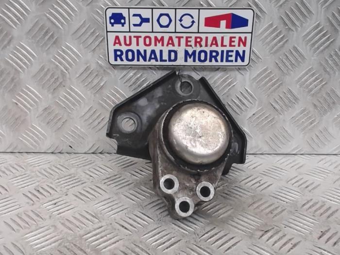 Used Engine mount Ford Fusion 1.4 16V Price € 35,00 Margin scheme offered by Automaterialen Ronald Morien B.V.