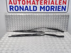 New Front wiper arm Volkswagen Transporter Price € 48,40 Inclusive VAT offered by Automaterialen Ronald Morien B.V.
