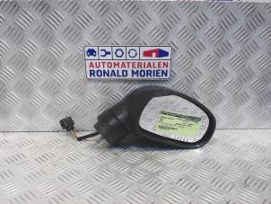 Usagé Rétroviseur extérieur droit Seat Leon (1P1) 1.9 TDI 105 Prix € 60,00 Règlement à la marge proposé par Automaterialen Ronald Morien B.V.