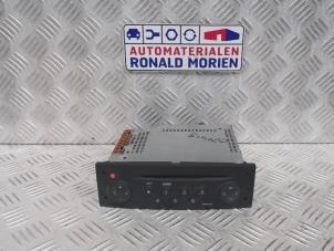 Used Radio CD player Renault Megane II (BM/CM) 1.5 dCi 80 Price € 75,00 Margin scheme offered by Automaterialen Ronald Morien B.V.
