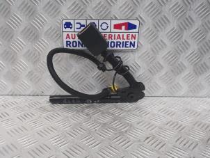 Used Seatbelt tensioner, right Ford Fiesta 4 1.3i Price € 25,00 Margin scheme offered by Automaterialen Ronald Morien B.V.