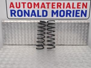 Usados Muelle helicoidal detrás Ford C-Max Precio € 29,00 Norma de margen ofrecido por Automaterialen Ronald Morien B.V.