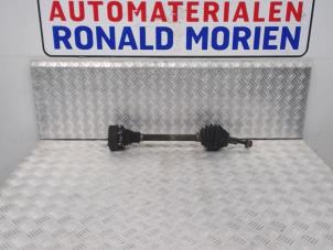Usagé Arbre de transmission avant gauche Volkswagen Touran (1T1/T2) 1.9 TDI 105 Euro 3 Prix € 35,00 Règlement à la marge proposé par Automaterialen Ronald Morien B.V.