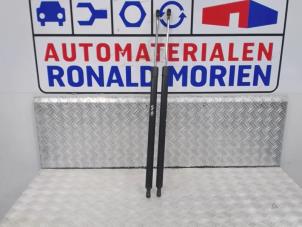 Used Set of tailgate gas struts Volkswagen Transporter T5 1.9 TDi Price € 30,00 Margin scheme offered by Automaterialen Ronald Morien B.V.