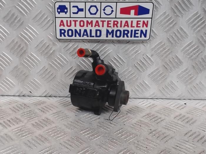 Usagé Pompe de direction Alfa Romeo GT (937) 1.9 JTD 16V Multijet Prix € 95,00 Règlement à la marge proposé par Automaterialen Ronald Morien B.V.