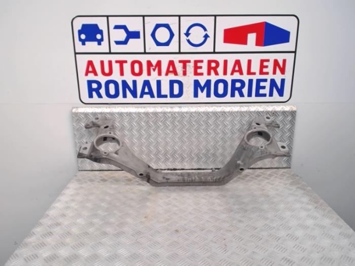 Used Engine mount Volkswagen Touareg (7LA/7L6) 3.2 V6 24V Price € 95,00 Margin scheme offered by Automaterialen Ronald Morien B.V.