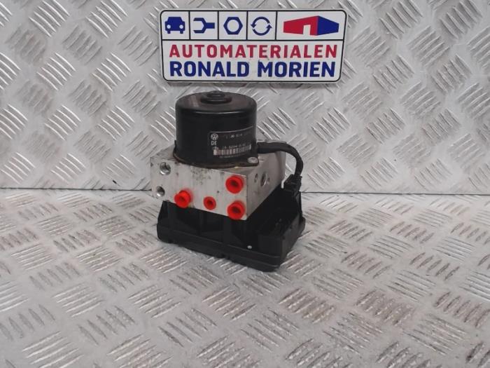 Begagnade ABS-pump Seat Cordoba (6C2/6K2) 1.6i SXE Pris € 50,00 Marginaltabell erbjuds av Automaterialen Ronald Morien B.V.