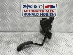 Używane Czujnik polozenia pedalu gazu Opel Vivaro 2.0 CDTI Cena € 12,40 Procedura marży oferowane przez Automaterialen Ronald Morien B.V.