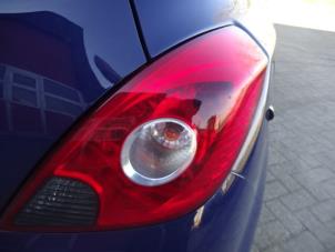 Gebrauchte Rücklicht rechts Opel Corsa D 1.2 16V Preis € 25,00 Margenregelung angeboten von Automaterialen Ronald Morien B.V.