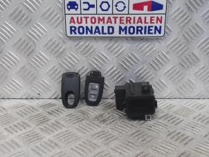 Usados Cerradura de contacto y llave Audi A5 Precio € 39,00 Norma de margen ofrecido por Automaterialen Ronald Morien B.V.