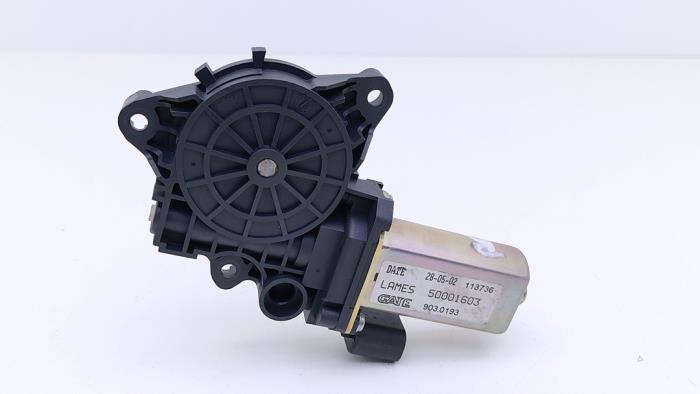 Usados Motor de ventanilla de puerta Fiat Stilo (192A/B) 1.2 16V 3-Drs. Precio € 15,00 Norma de margen ofrecido por Automaterialen Ronald Morien B.V.