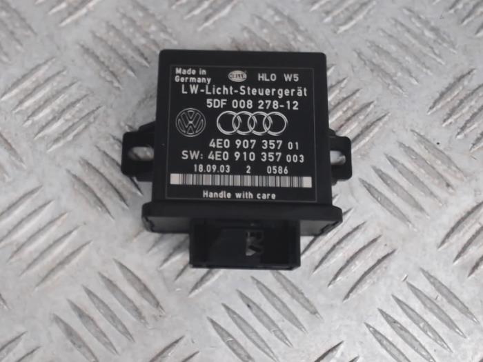 Usagé Ordinateur éclairage Audi A8 (D3) 4.0 TDI V8 32V Quattro Prix € 35,00 Règlement à la marge proposé par Automaterialen Ronald Morien B.V.